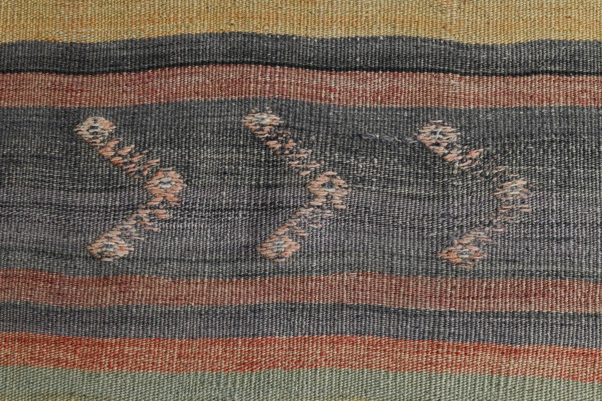 Tapis Kilim à rayures rouges et vertes, 130 x 205 cm