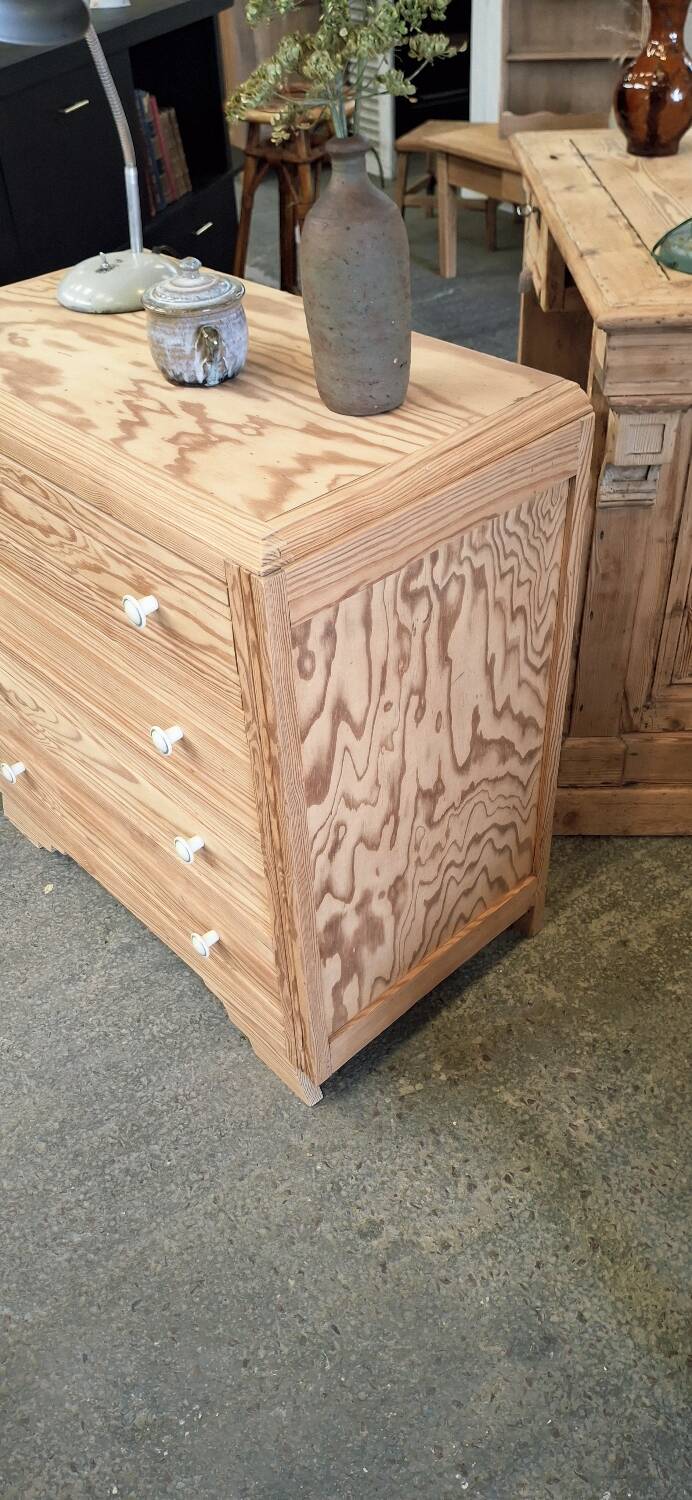 Vintage chest of drawers