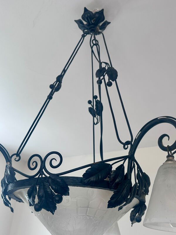 Lustre vintage décor de vigne en métal et verre dépoli