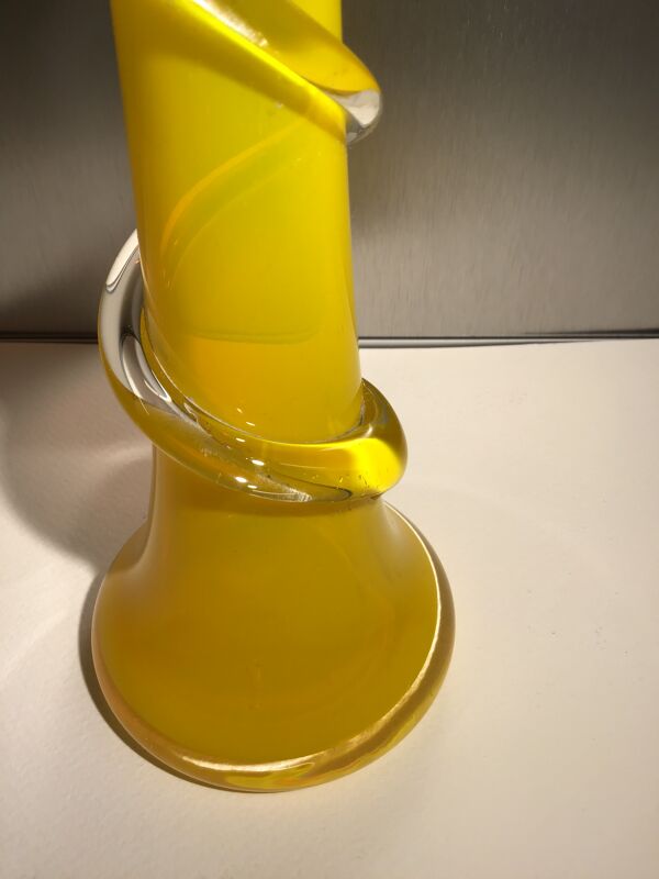 Soliflore vintage en verre jaune torsadé des années 60/70