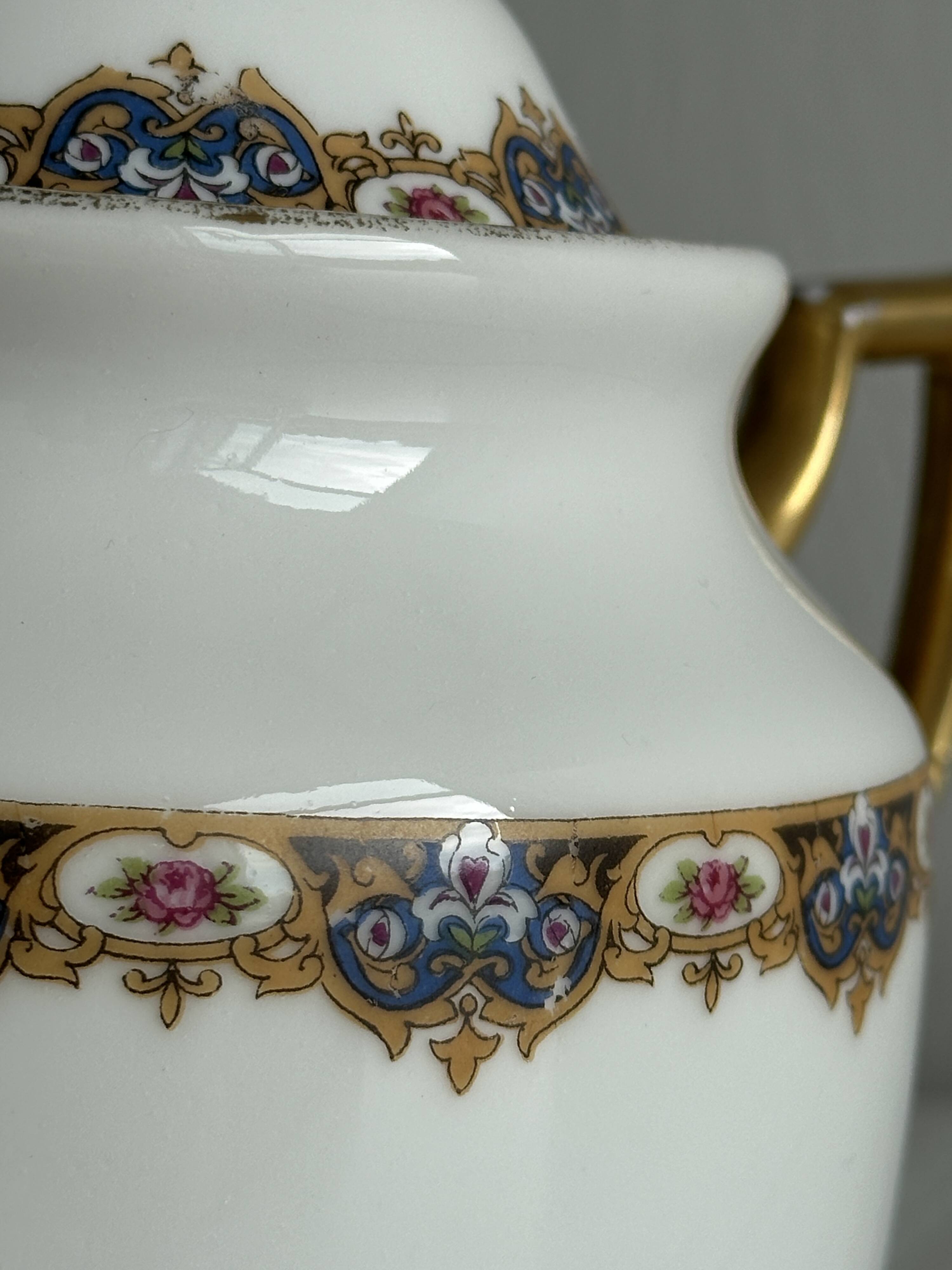 Limoges Vignaud porcelain sugar bowl.