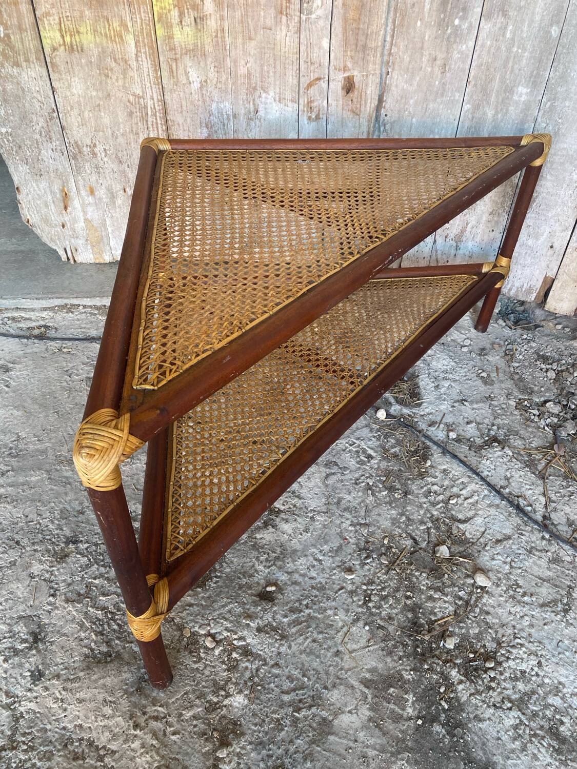 Table Basse Triangulaire Bambou Rotin + Plateaux Cannées Modèle Unique