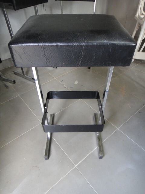 Lot de 4 tabourets de bar simili cuir noir vintage
