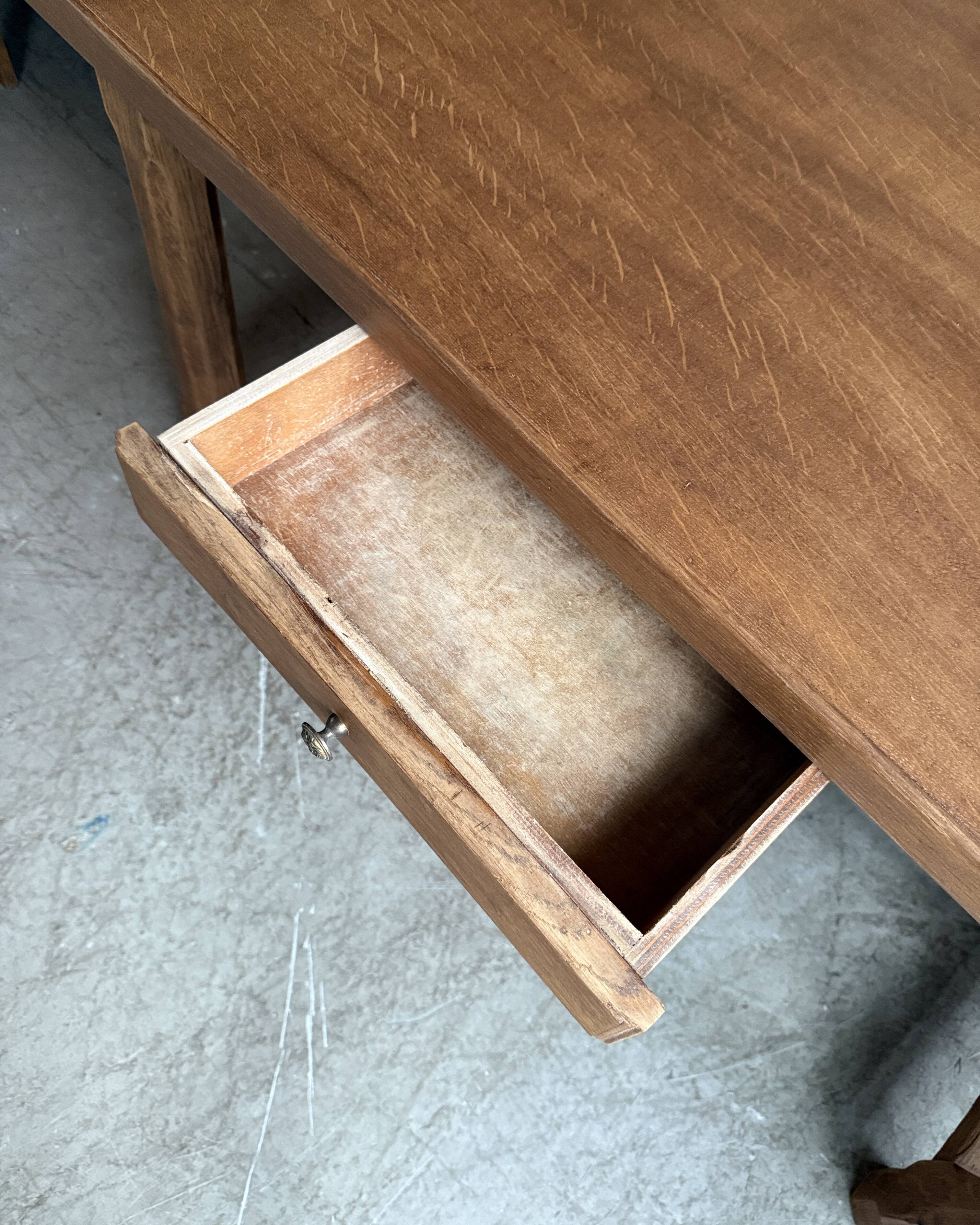 Vintage oak farmhouse table (renovated)