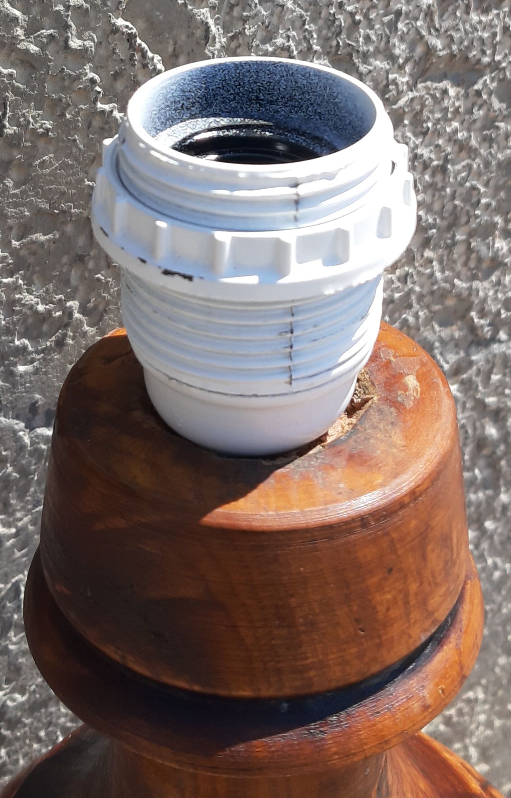 Pied de lampe en bois