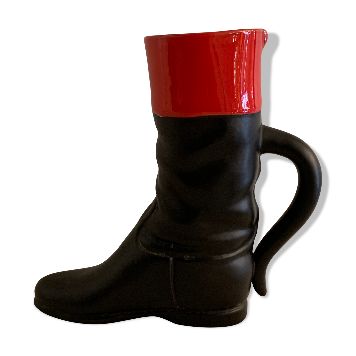 Vase en céramique botte cavalière rouge et noire Pol Chambost