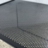 Minimalist nesting table