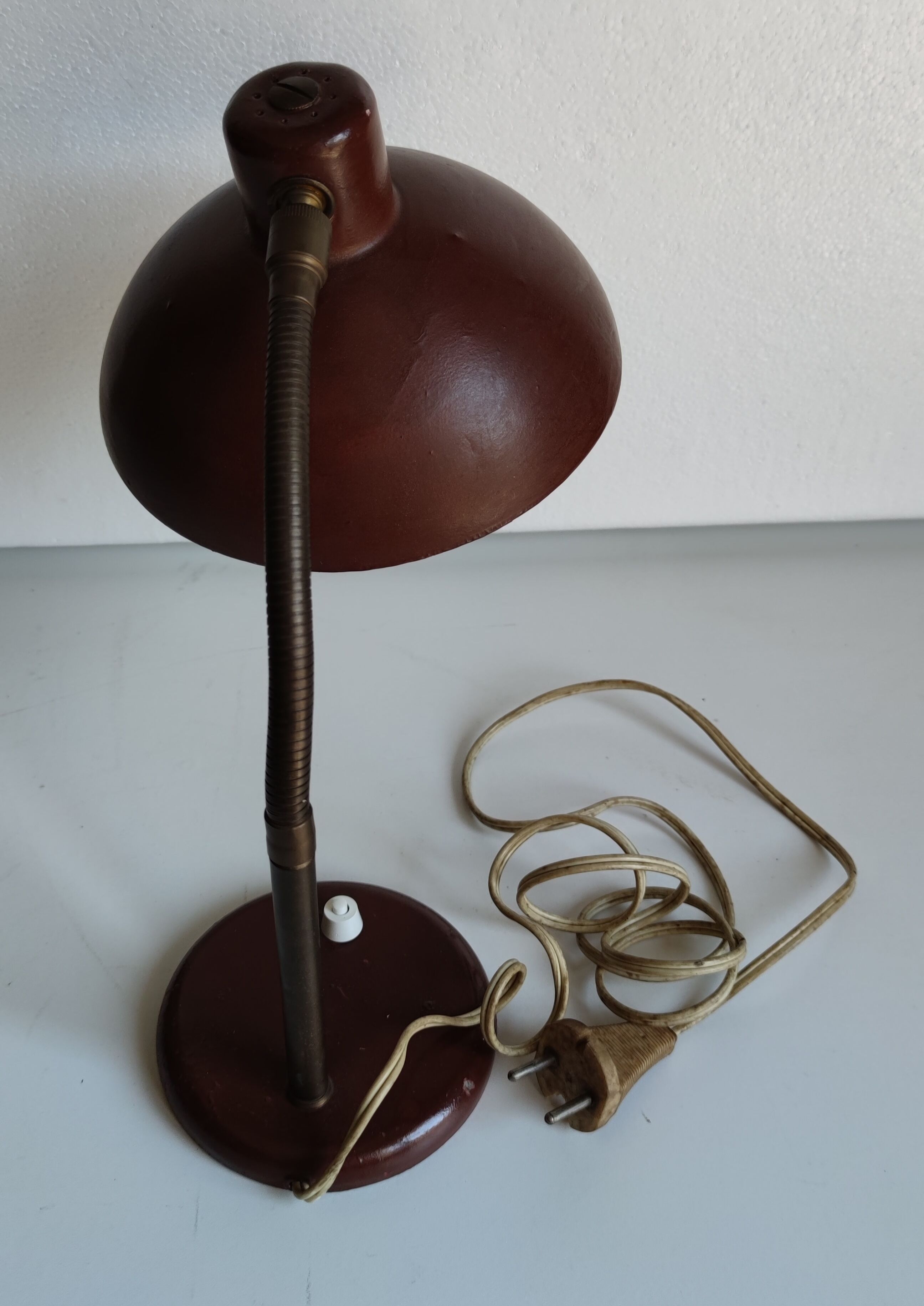 Desk lamp