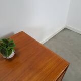 Teak vrijstaand partner bureau met schuine vormen, lades en extra werkblad