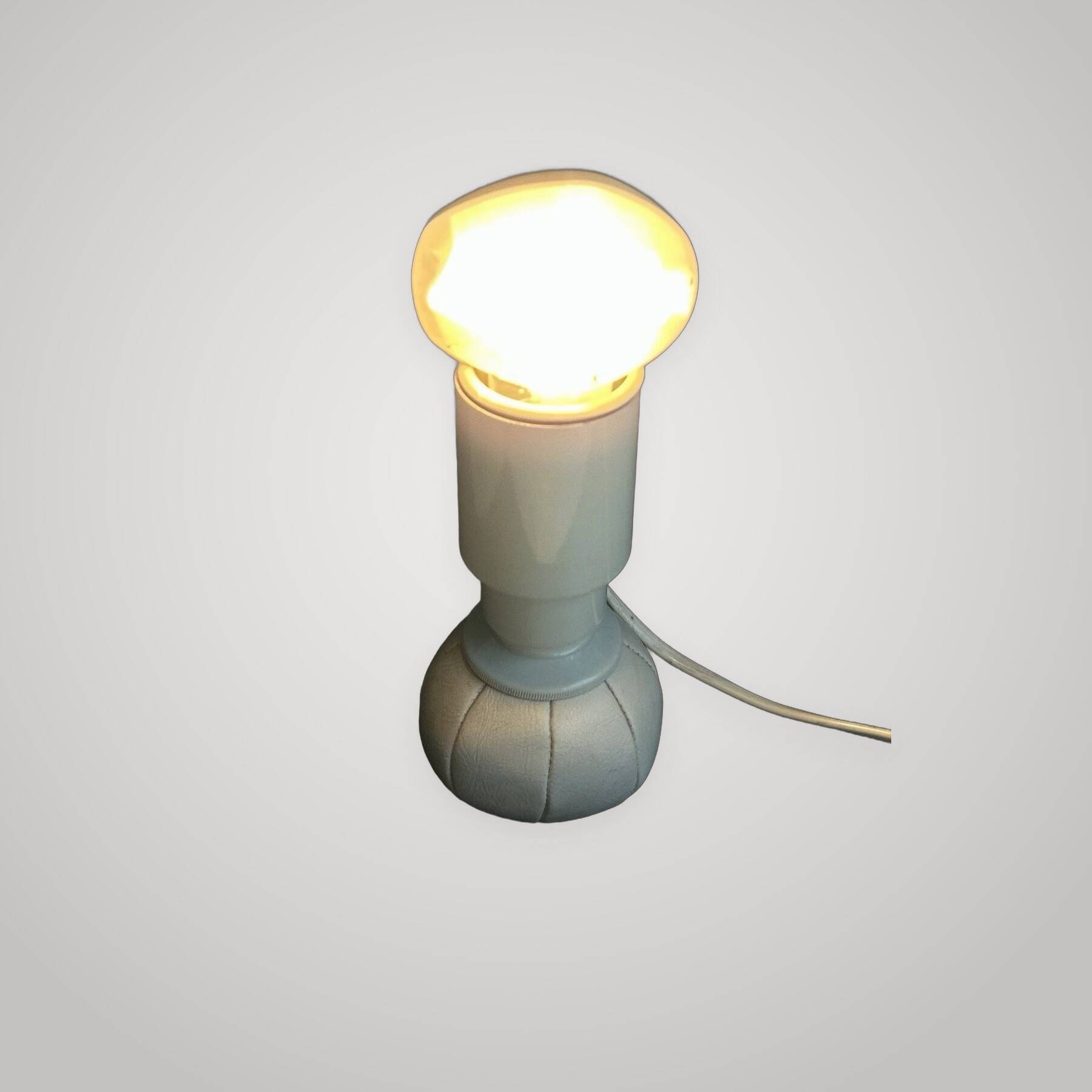 Design desk lamp Gino Sarfatti Arteluce 600c leather metal 1970