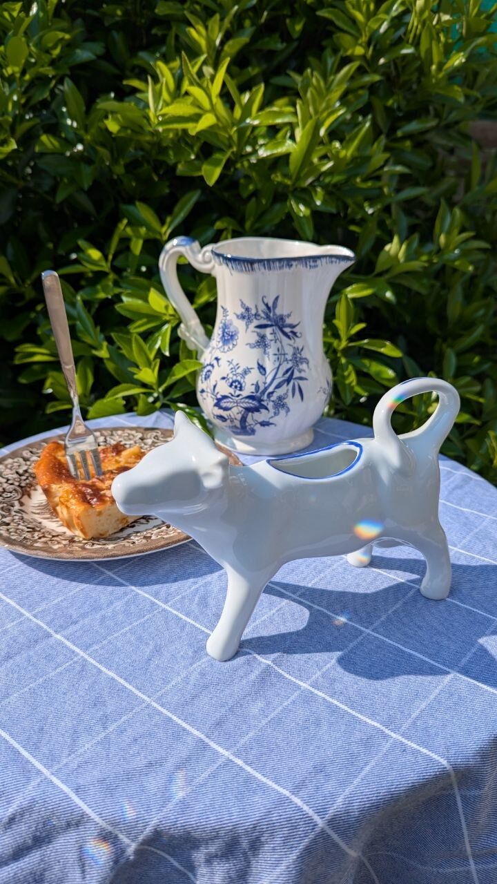 Pichet en forme de vache vintage — objet décoratif/soliflore