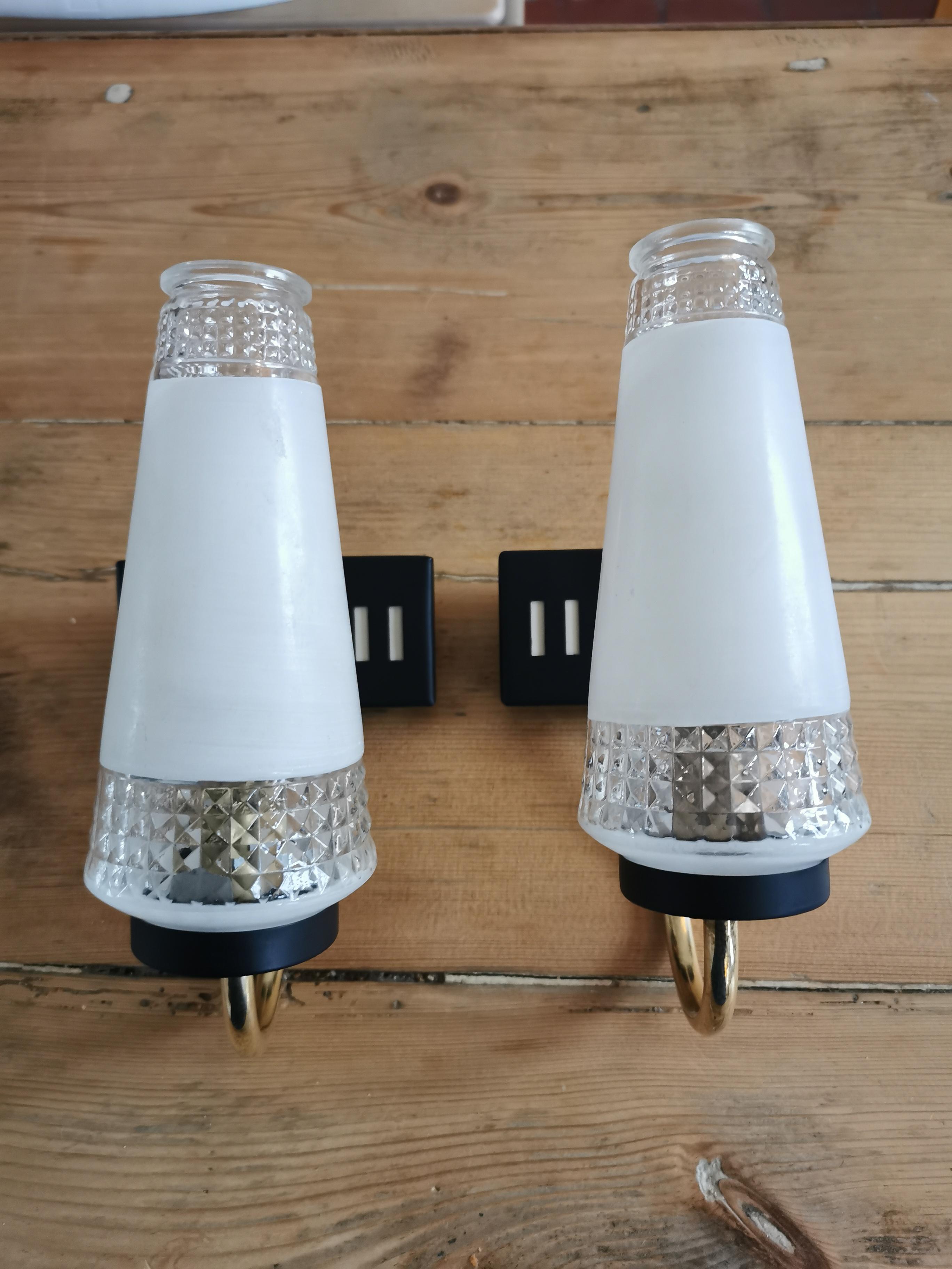 Paire d'appliques laiton et verre 1960