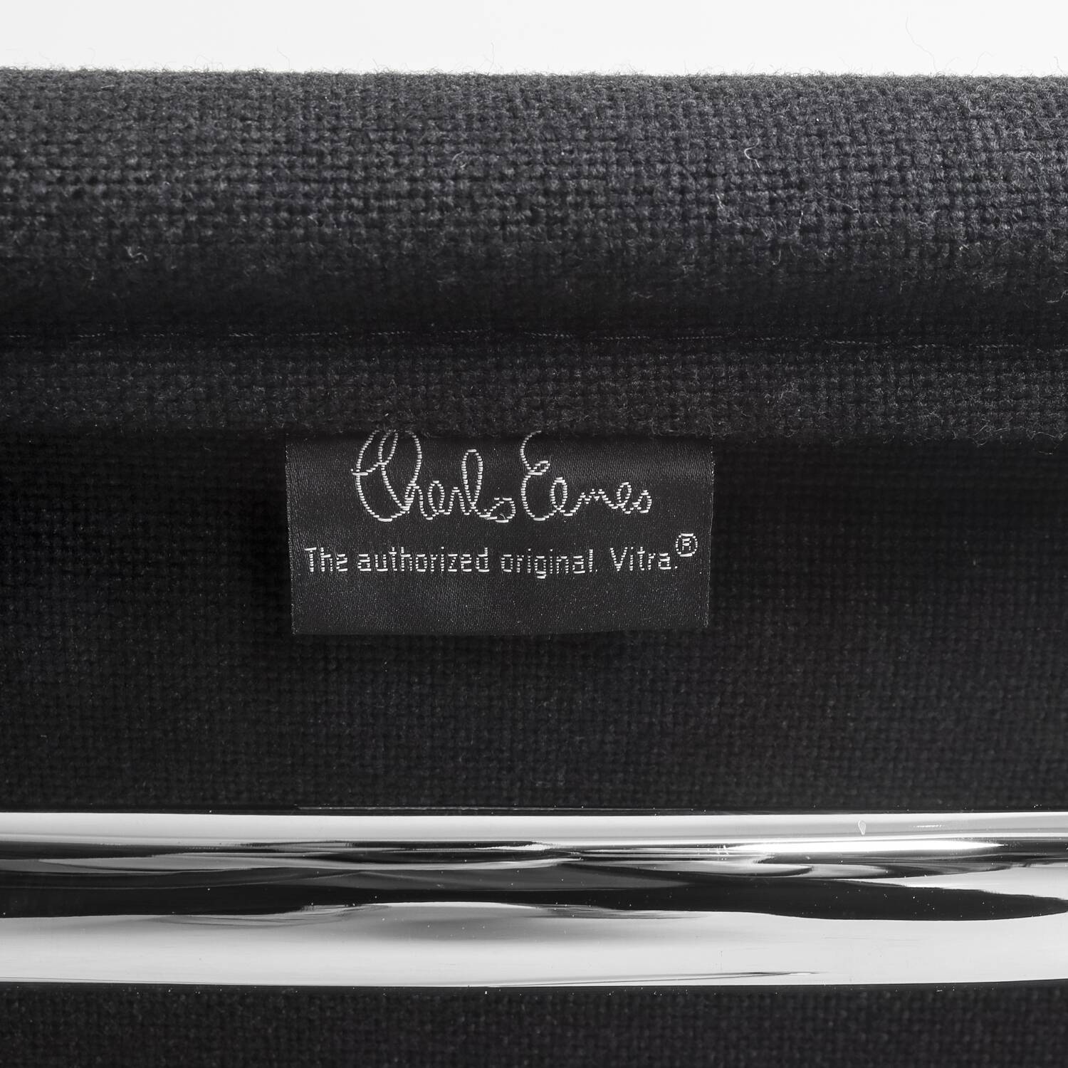 Set of 6 Eames Aluminium Group Vitra chairs model EA 104/105/108