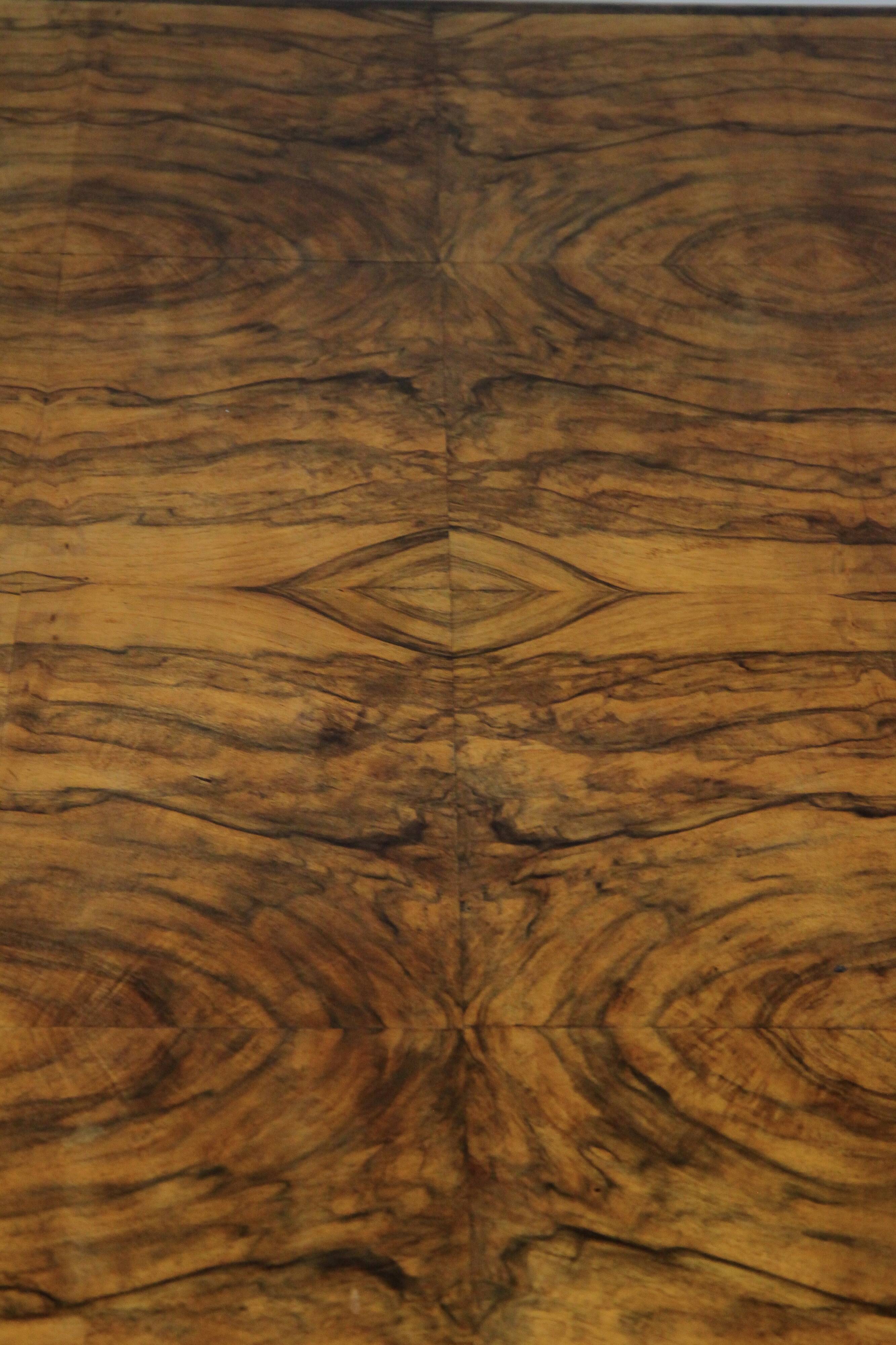 Art Deco Dining Table in Walnut Burl, 1930s