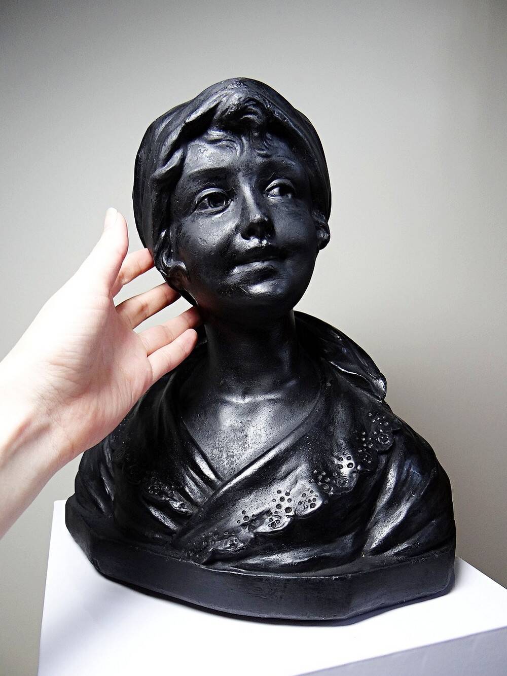 Plaster bust of a young woman 1900-1930 monochrome Citti & Frère