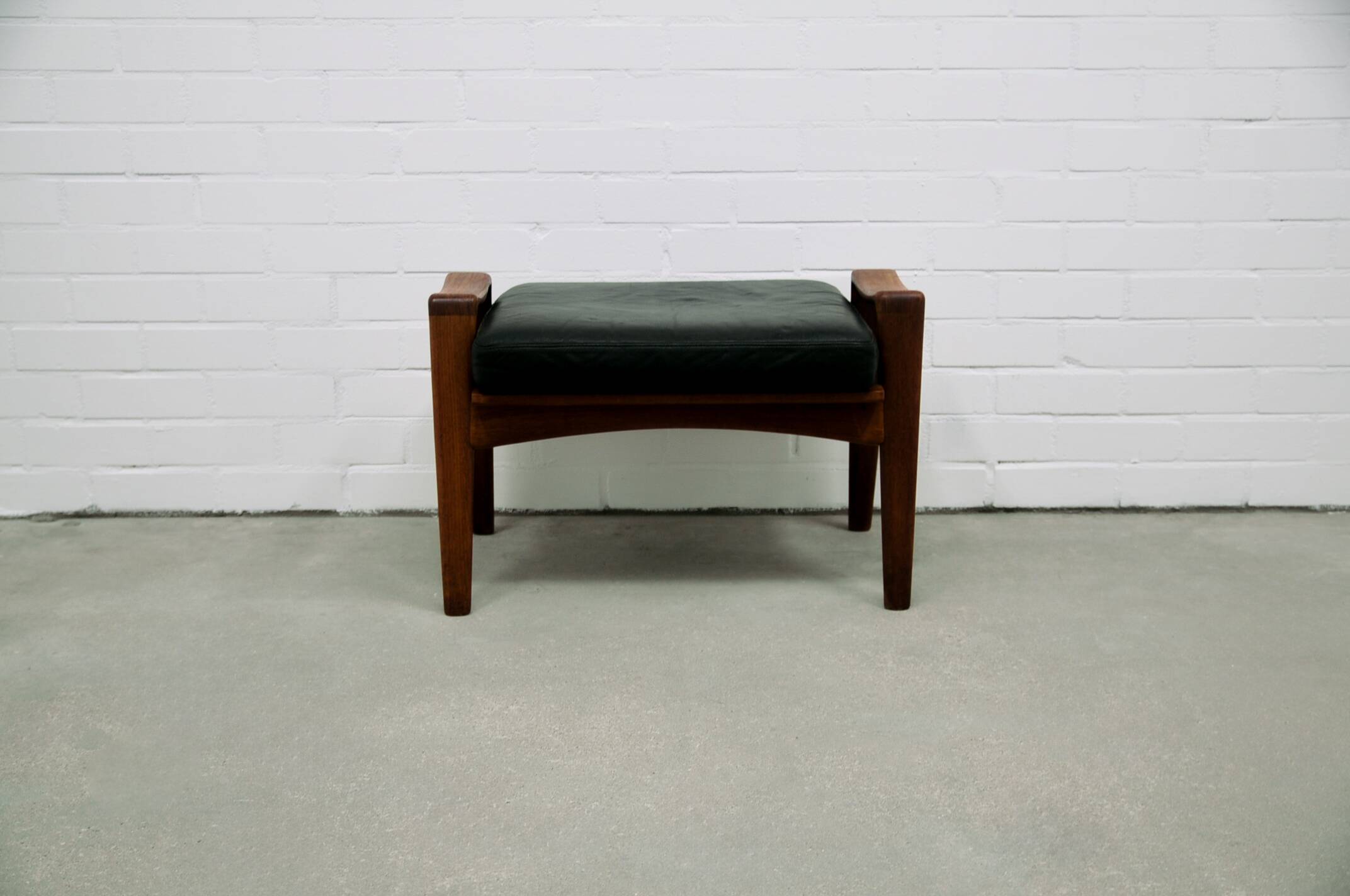 Vintage teak & leather stool arne wahl iversen
