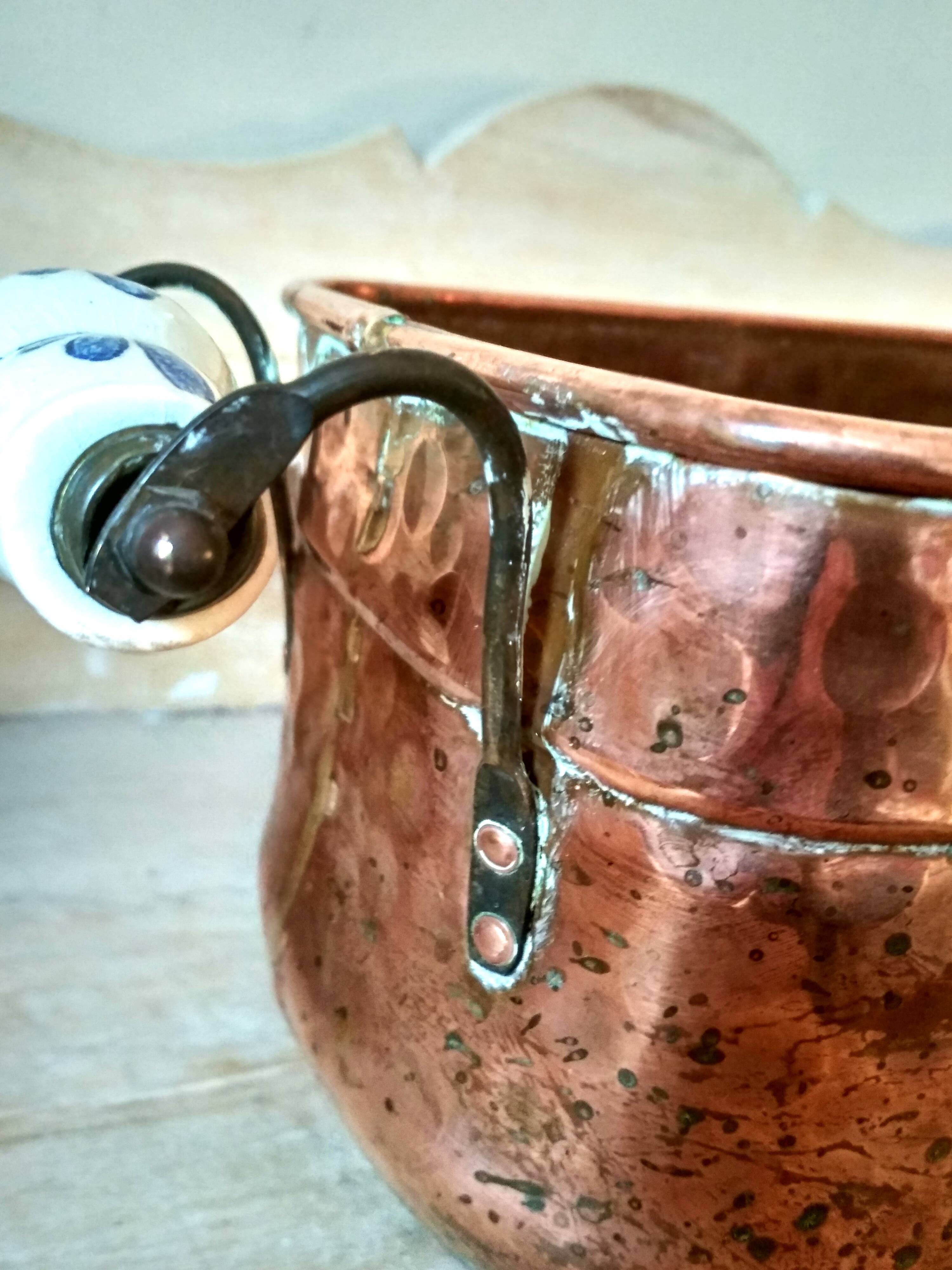 Large brass and copper planter, tray on 4 lion paw feet