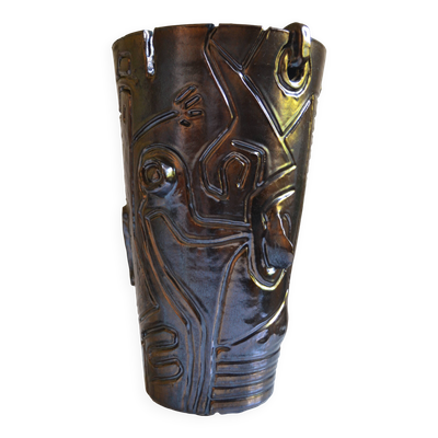 Vase sculpture issu des résidences d'artistes de l'atelier de poterie Ravel