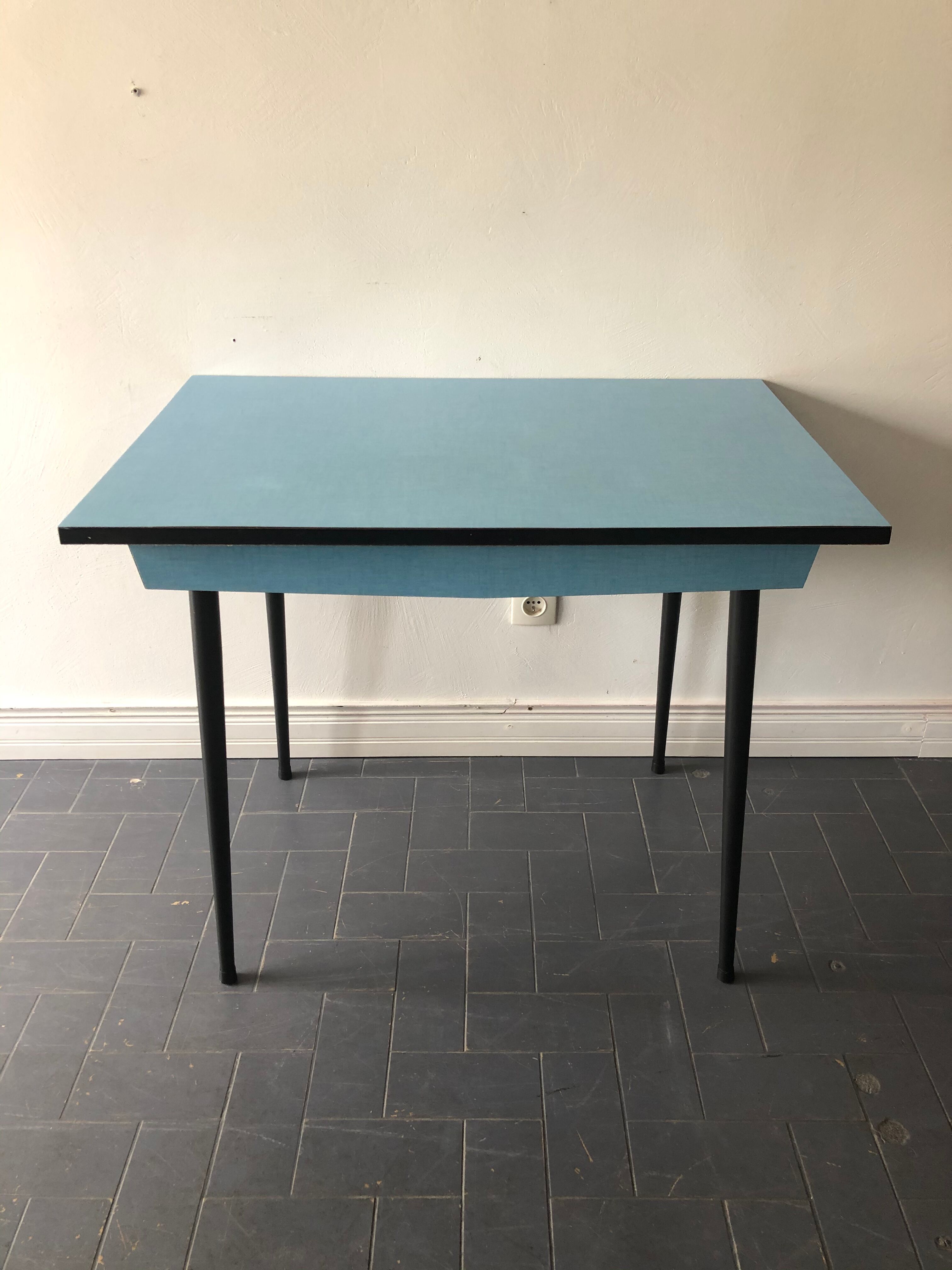 Table vintage formica