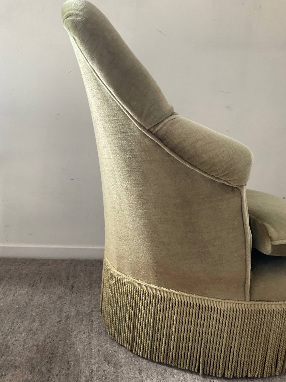 70s toad armchair in green velvet