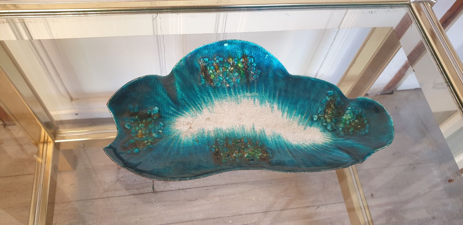 Empty pocket in Limoges enamels