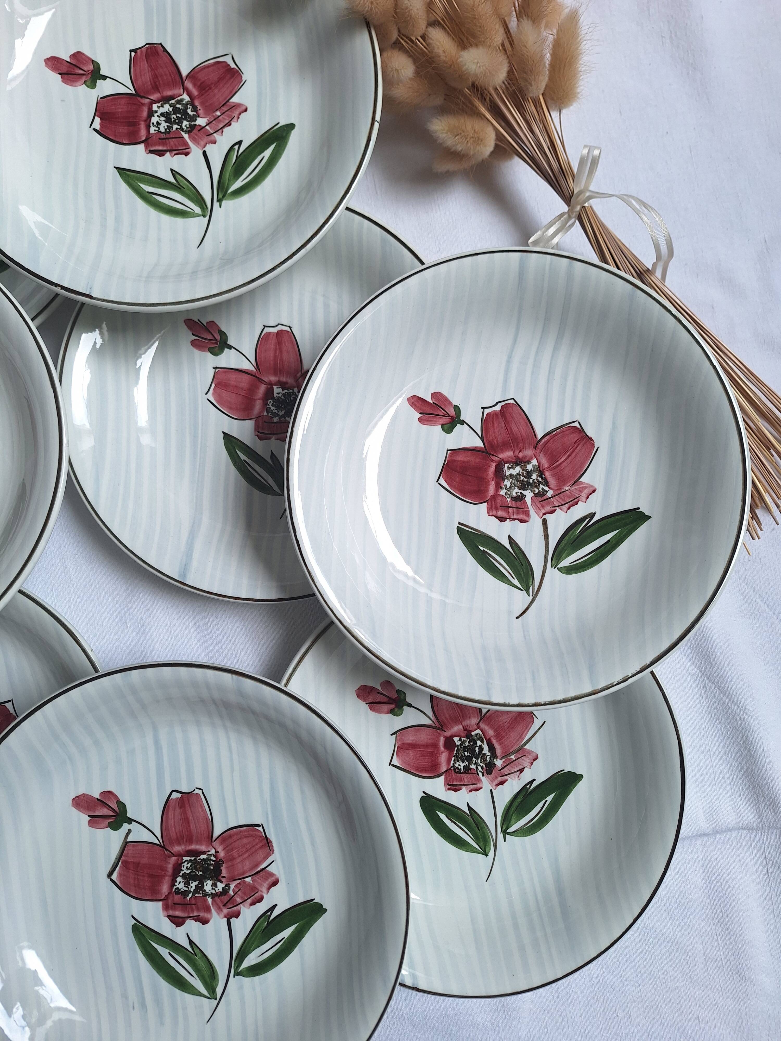 Deep plates / Salad plates with flower design, Sarreguemines model Emilie