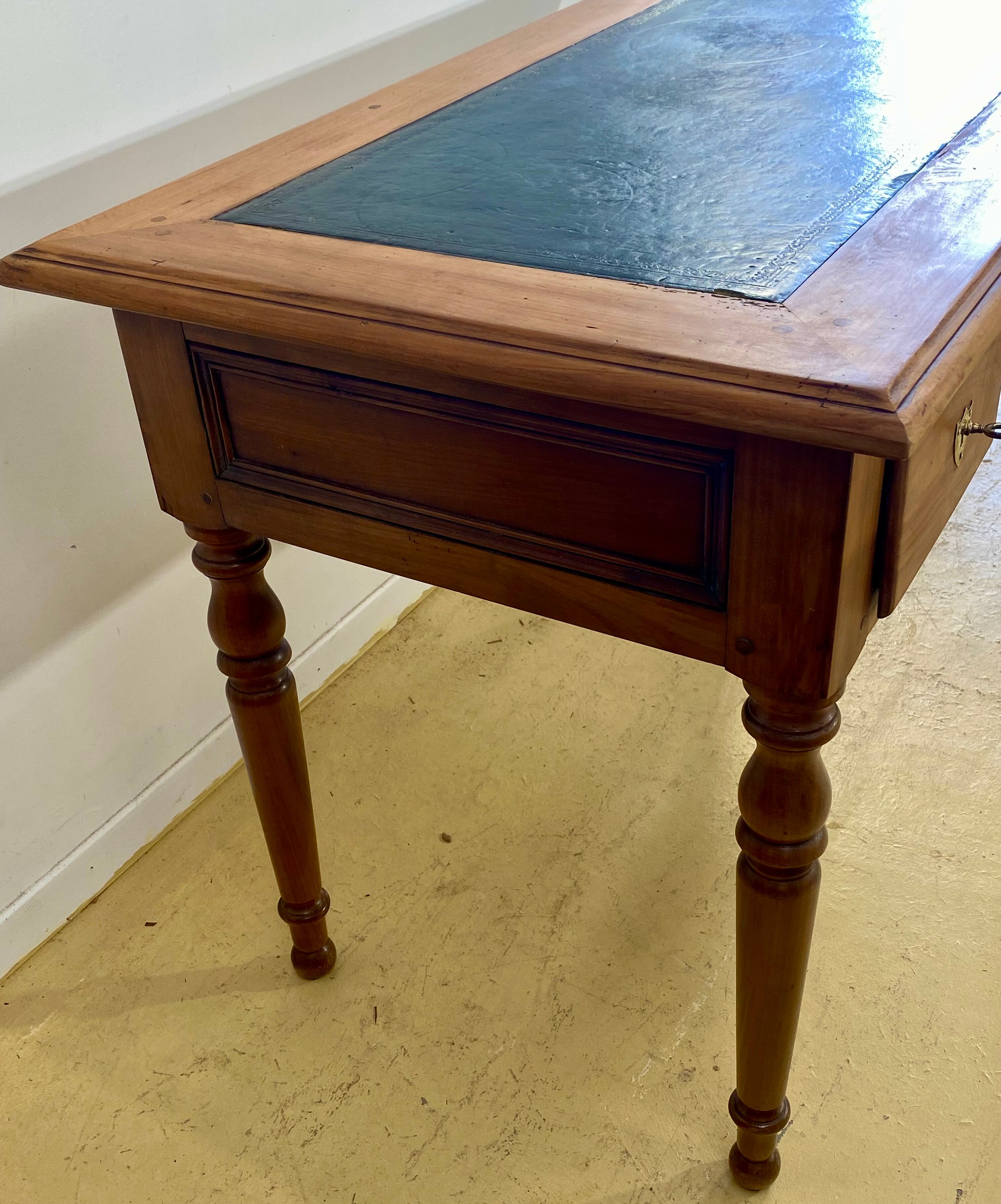 Small Office Louis Philippe