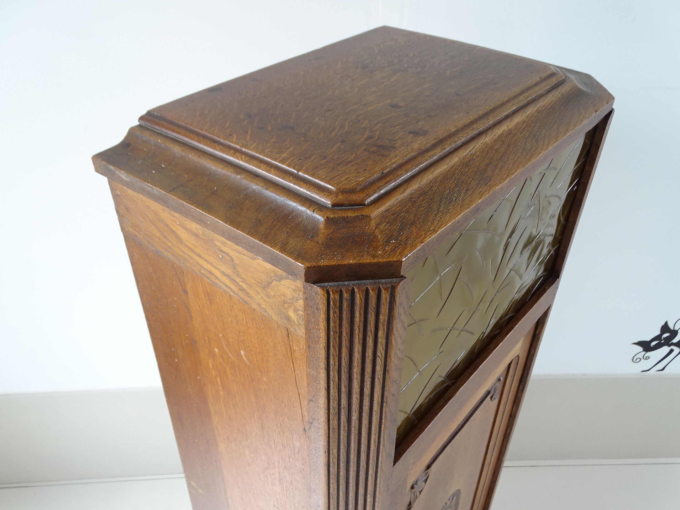 Showcase sideboard art deco in solid oak