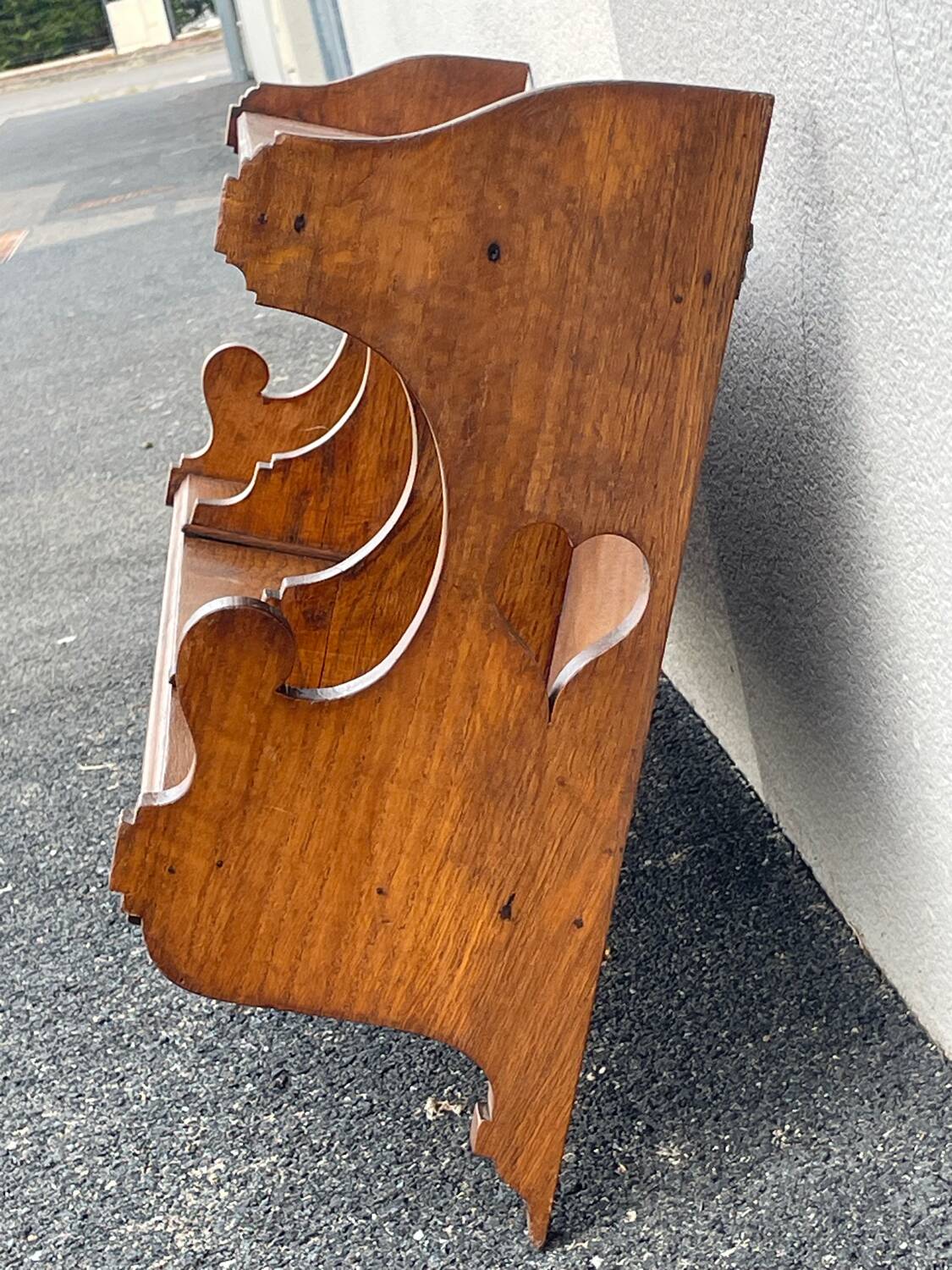 Early 20th-century display cabinet.