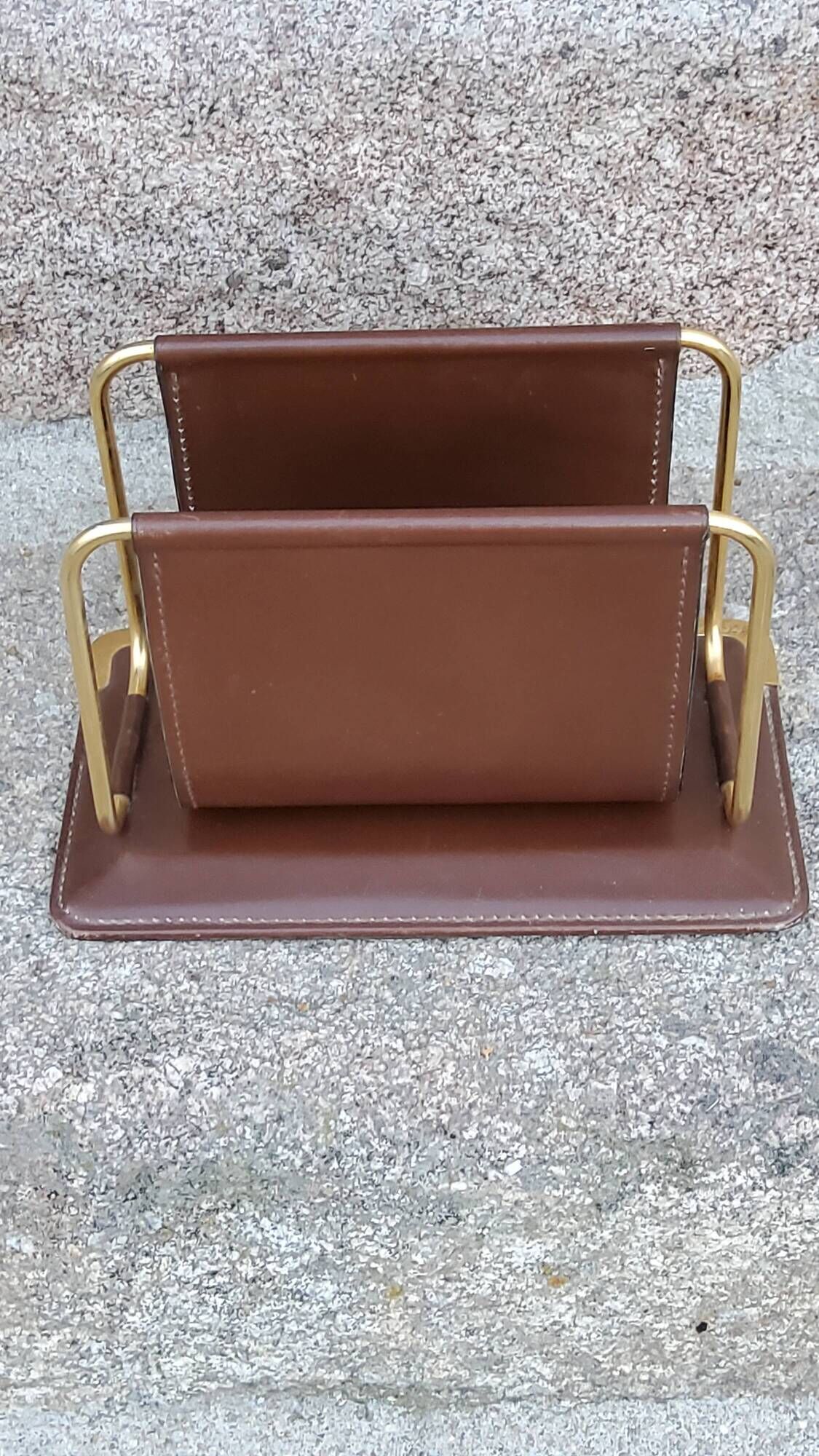 Letter holder in Havana leather and gold metal Longchamp from the 70s