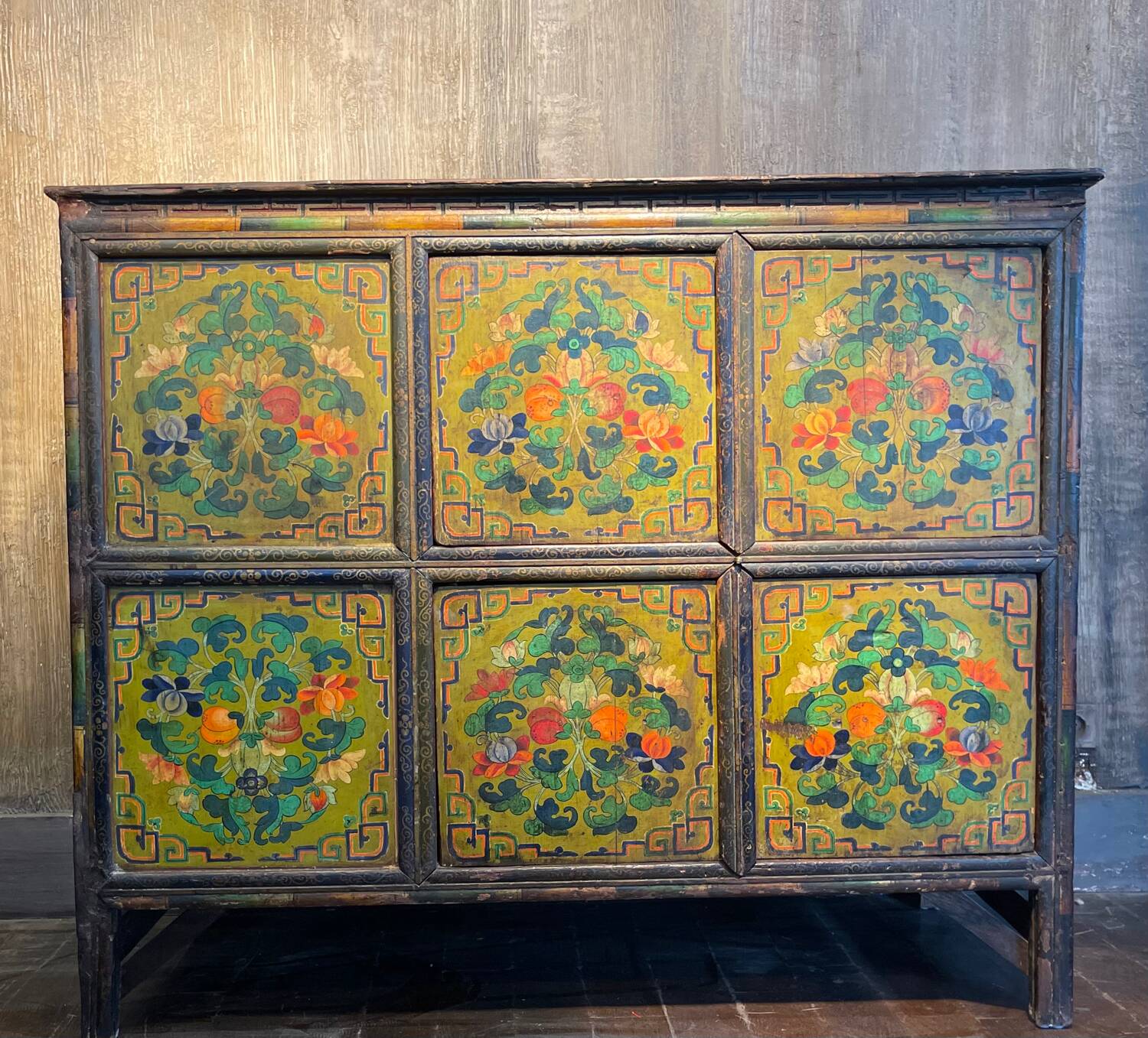 Buffet tibétain 4 portes.