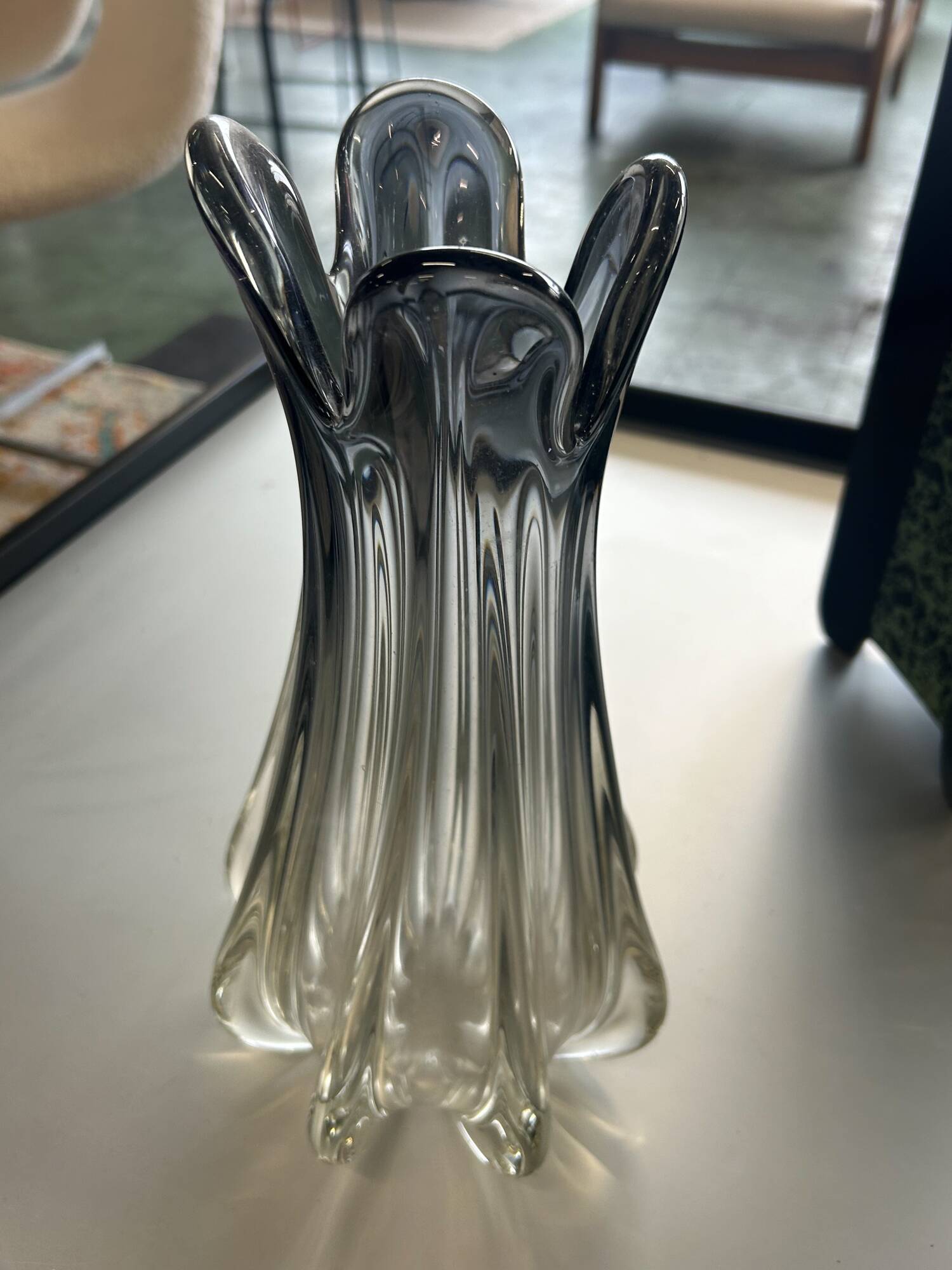Vase en verre de Murano sommerso forme fleur