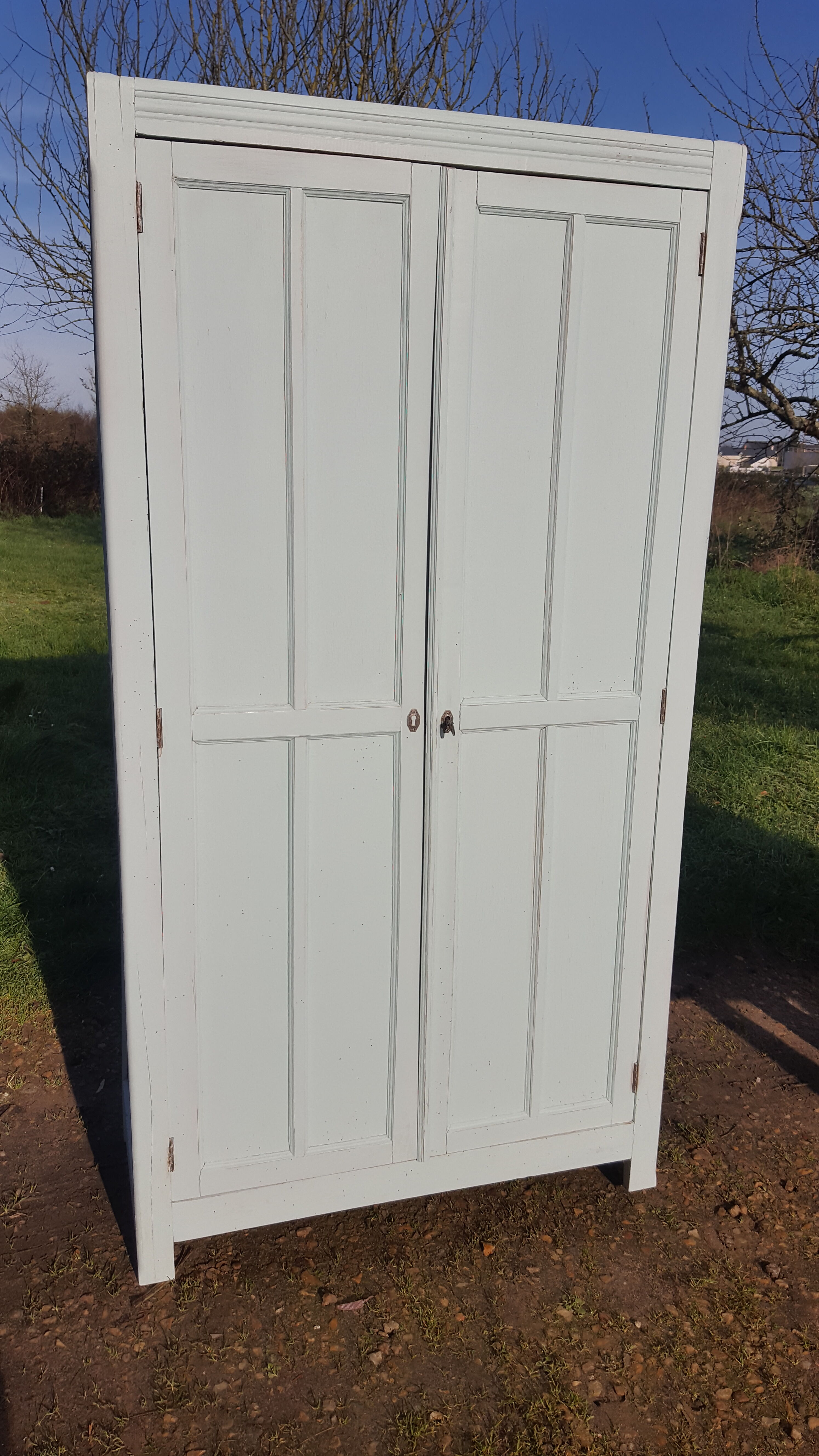 Parisian wardrobe patina blue sky