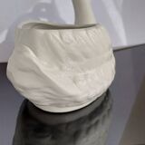 Ceramic swan pot