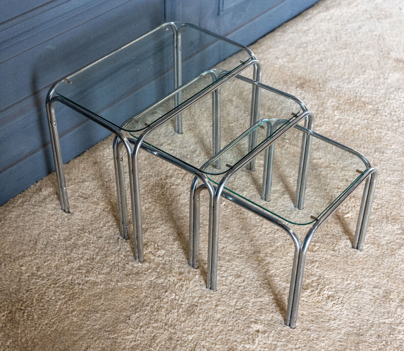 Three nesting tables 1970 Chromed metal and glass top