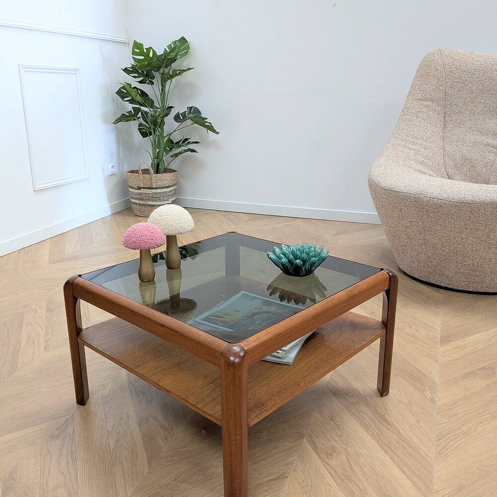Table basse plateau en verre fumé