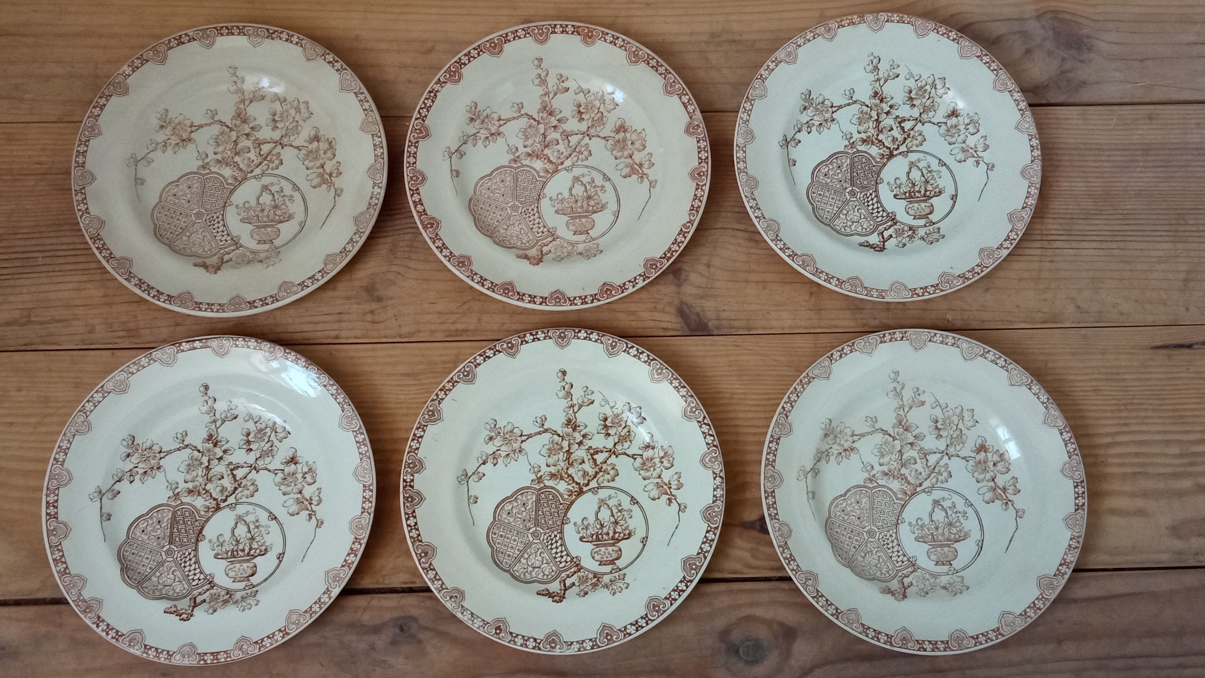 Six Japanese plates of Longwy in Iron Land