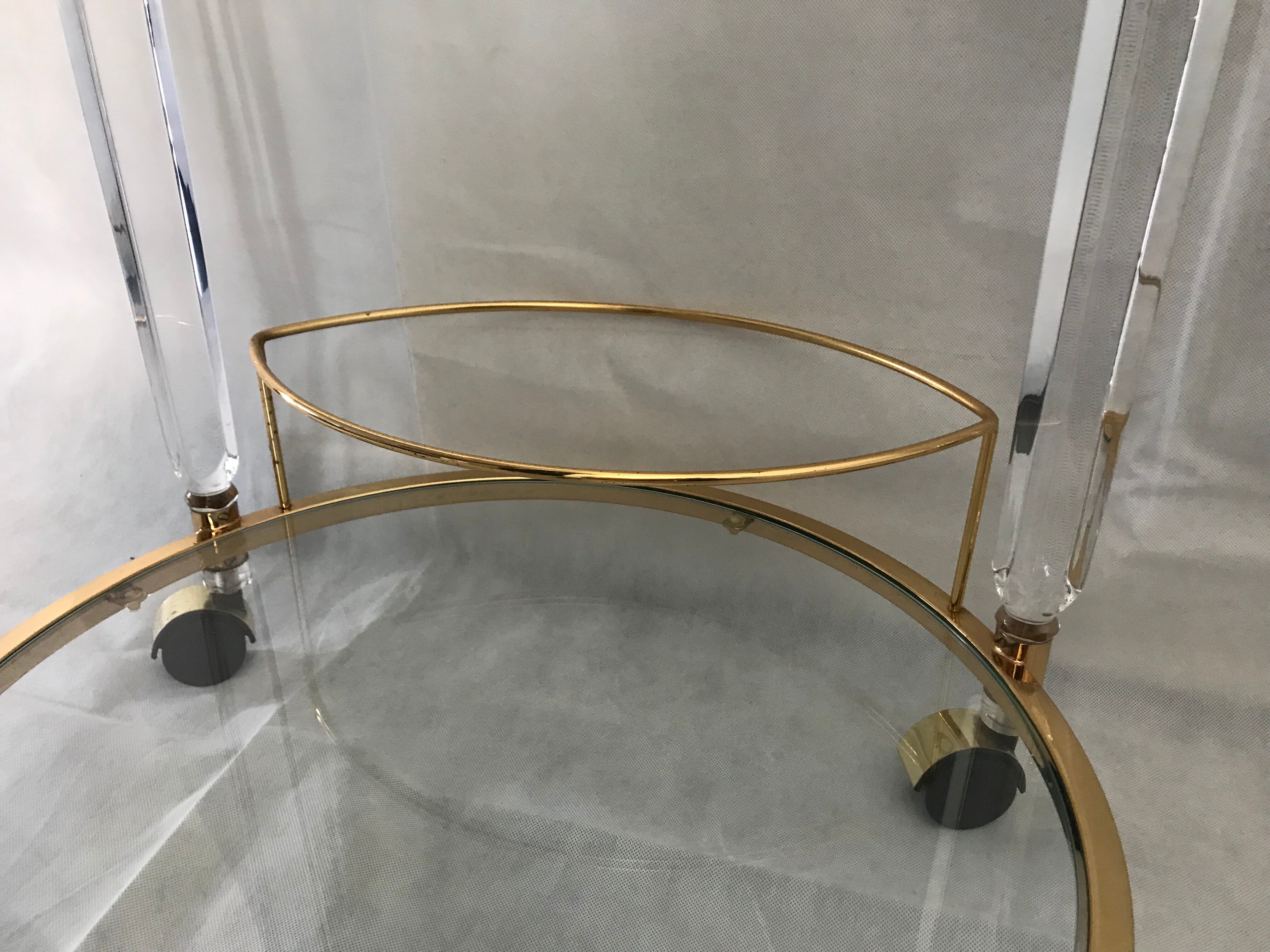 Rolling trolley in altuglas brass and glass