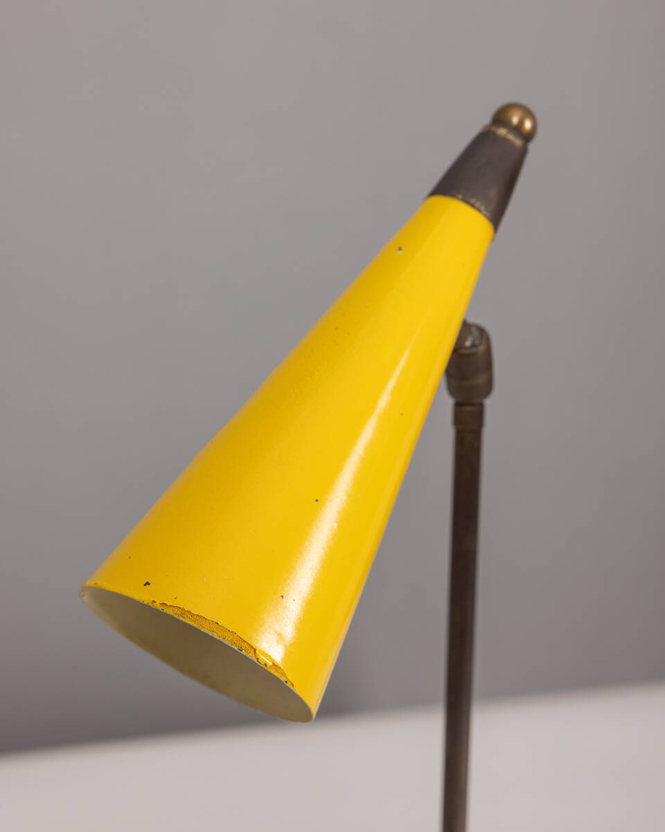 Lampe de table vintage des années 1950, abat-jour conique, design stilnovo
