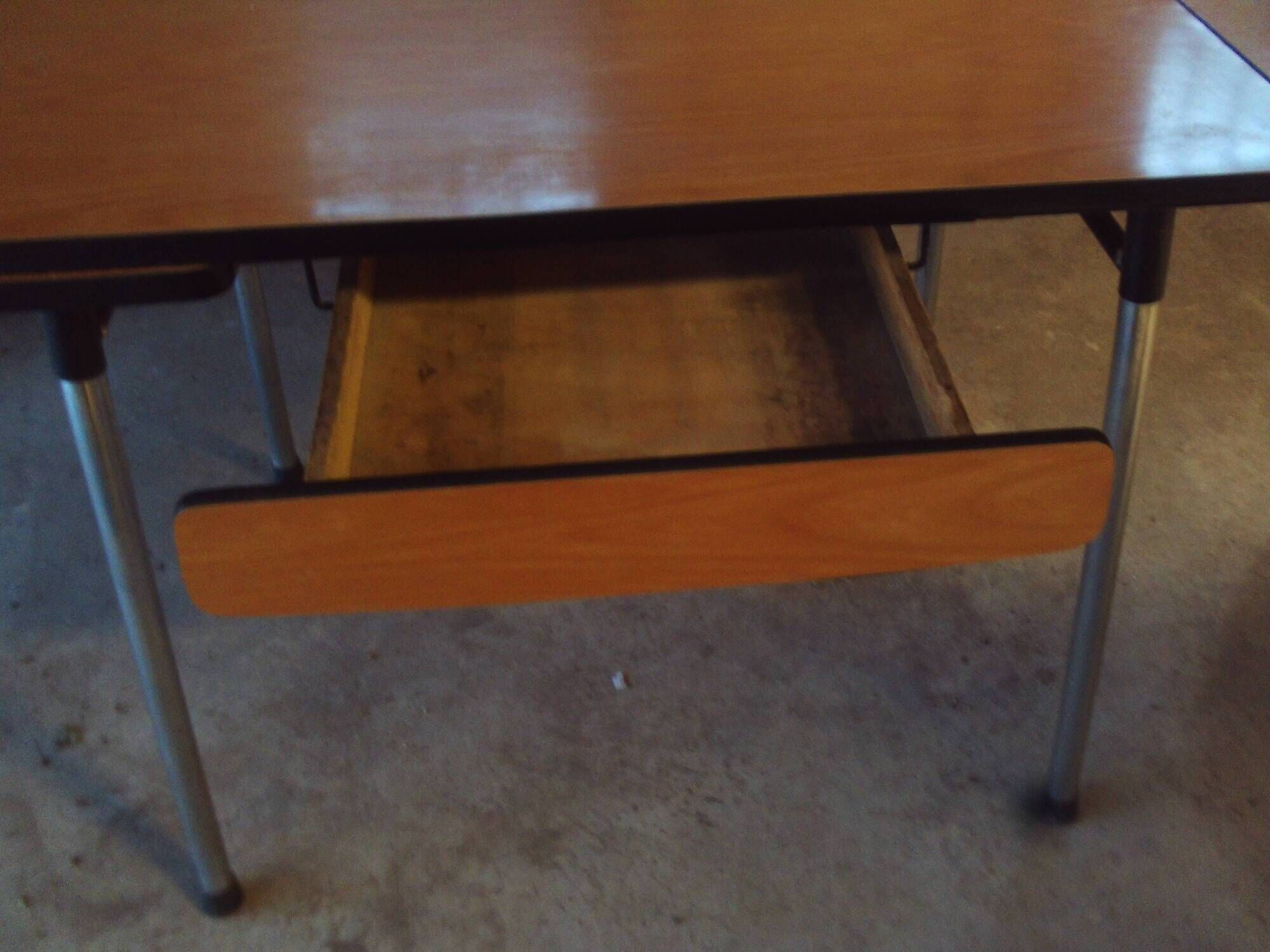 Formica table