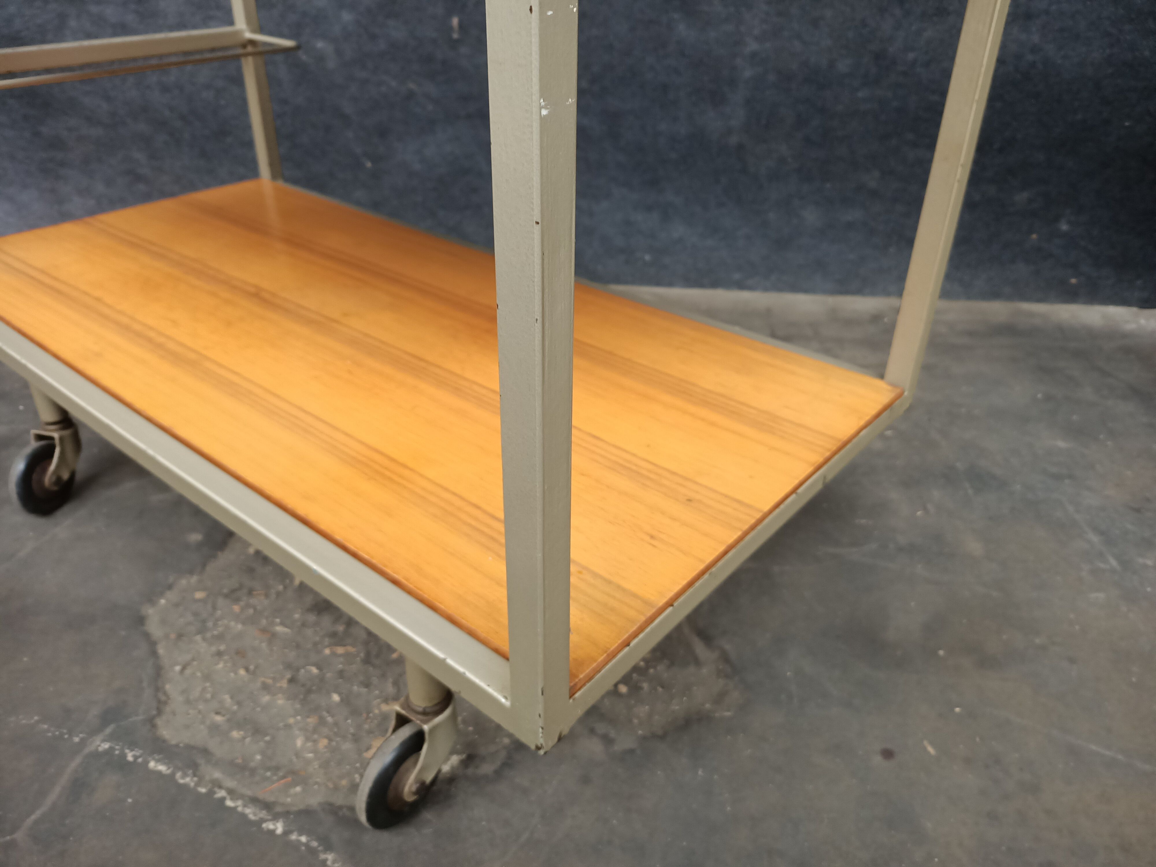 Desert trolley Georges Frydman