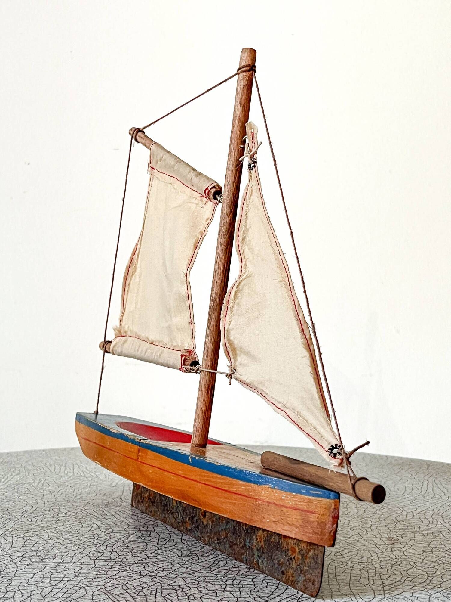 Giraud Sauveur brand half-deep hull basin sailing barge.