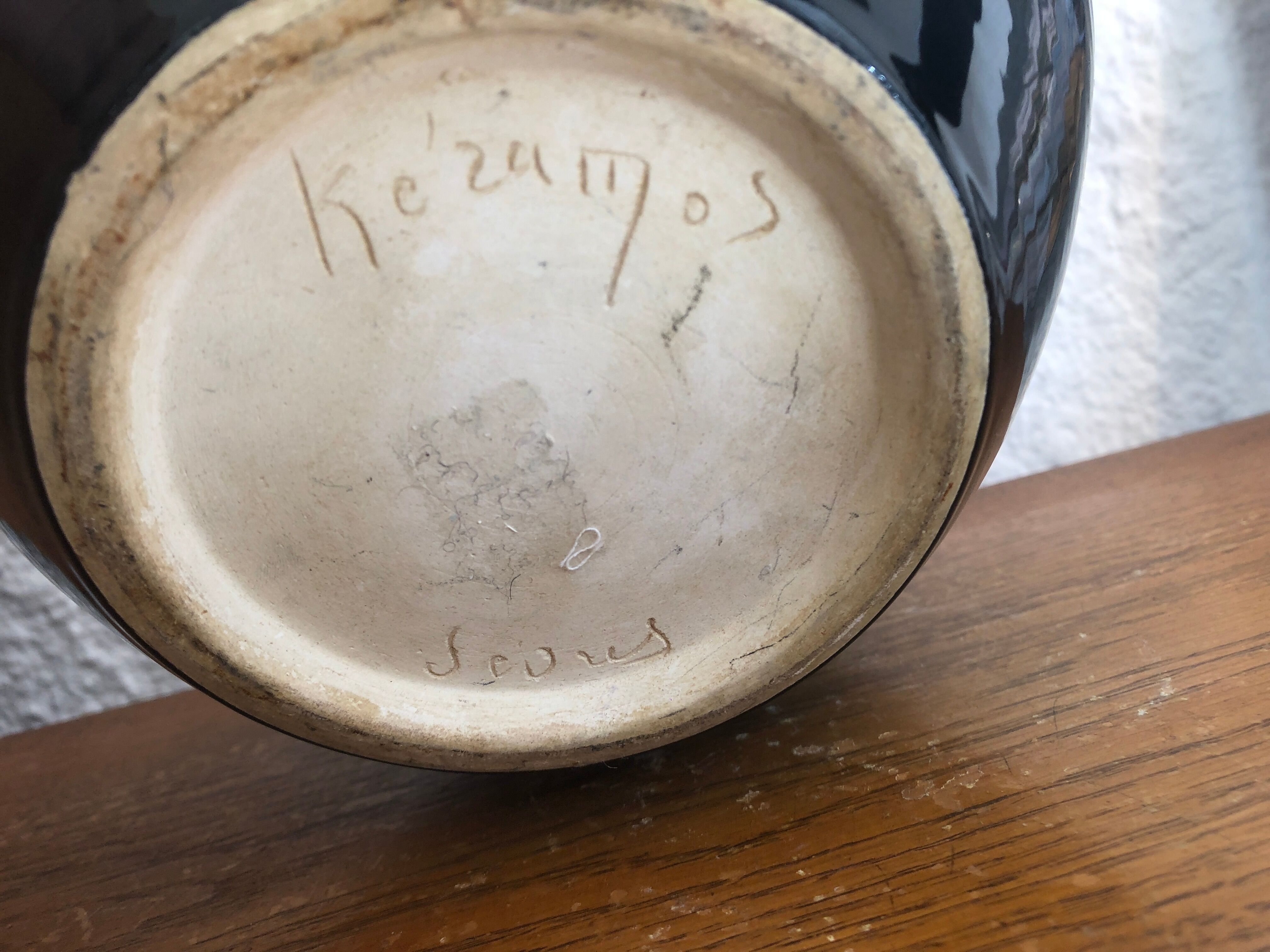 Keramos black and yellow cut