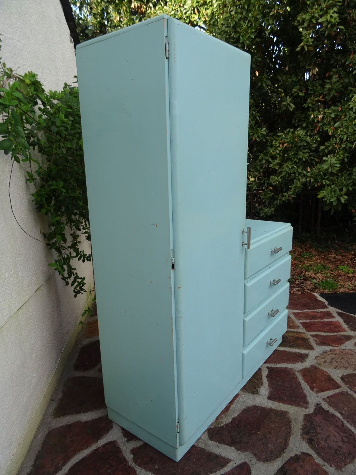 Asymmetrical wardrobe from the 1930