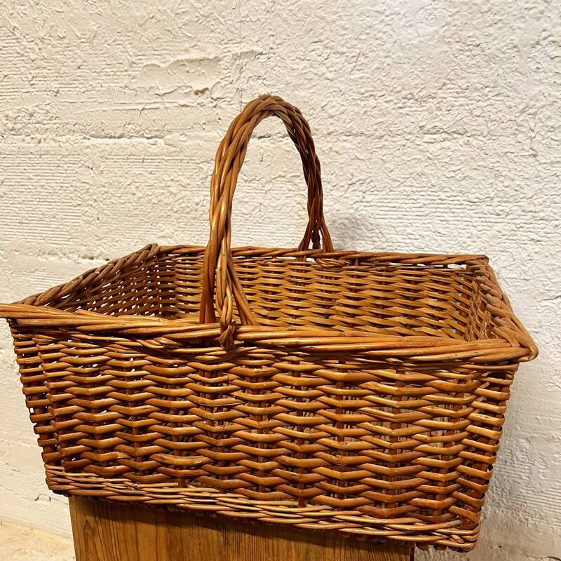 Rectangular wicker basket