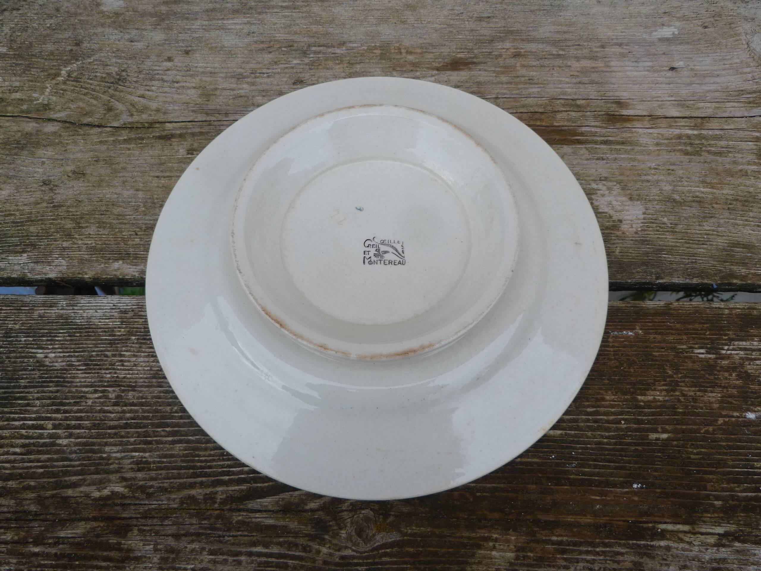 Creil-Montereau ceramic fruit bowl