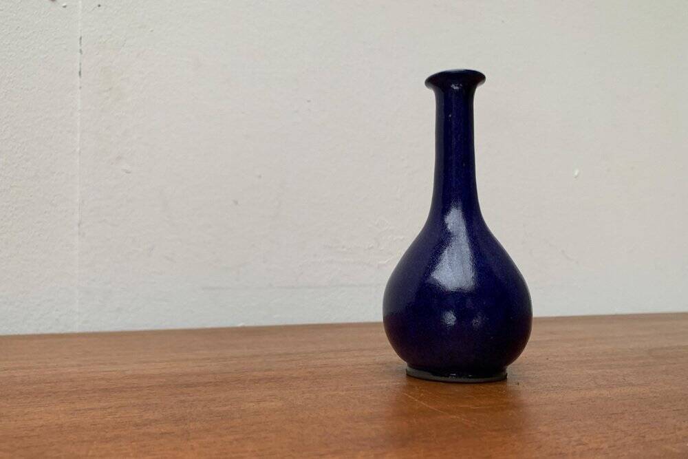 Minimalist mid-century pottery vase by BKW Böttger Keramik Wandsbek, Hamburg, Germany, 1960s.