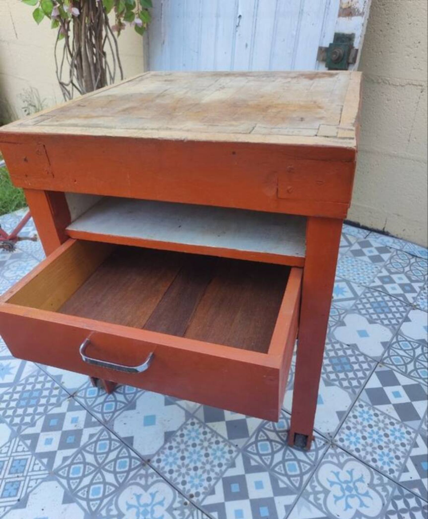 Trade furniture