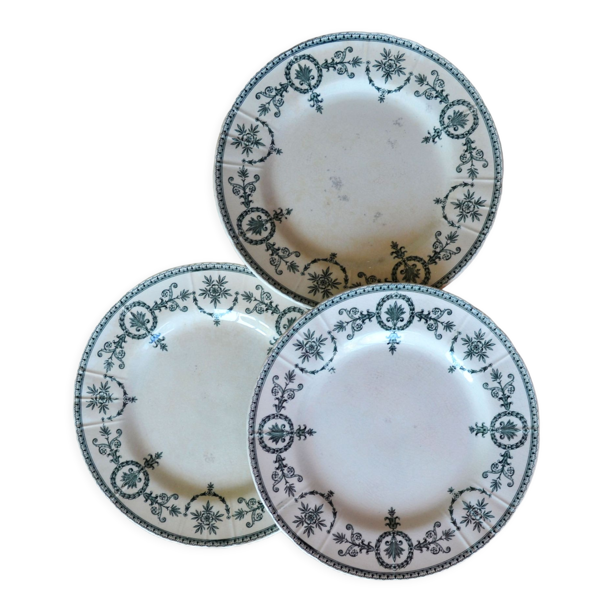 3 iron earth dessert plates model "Malmaison"