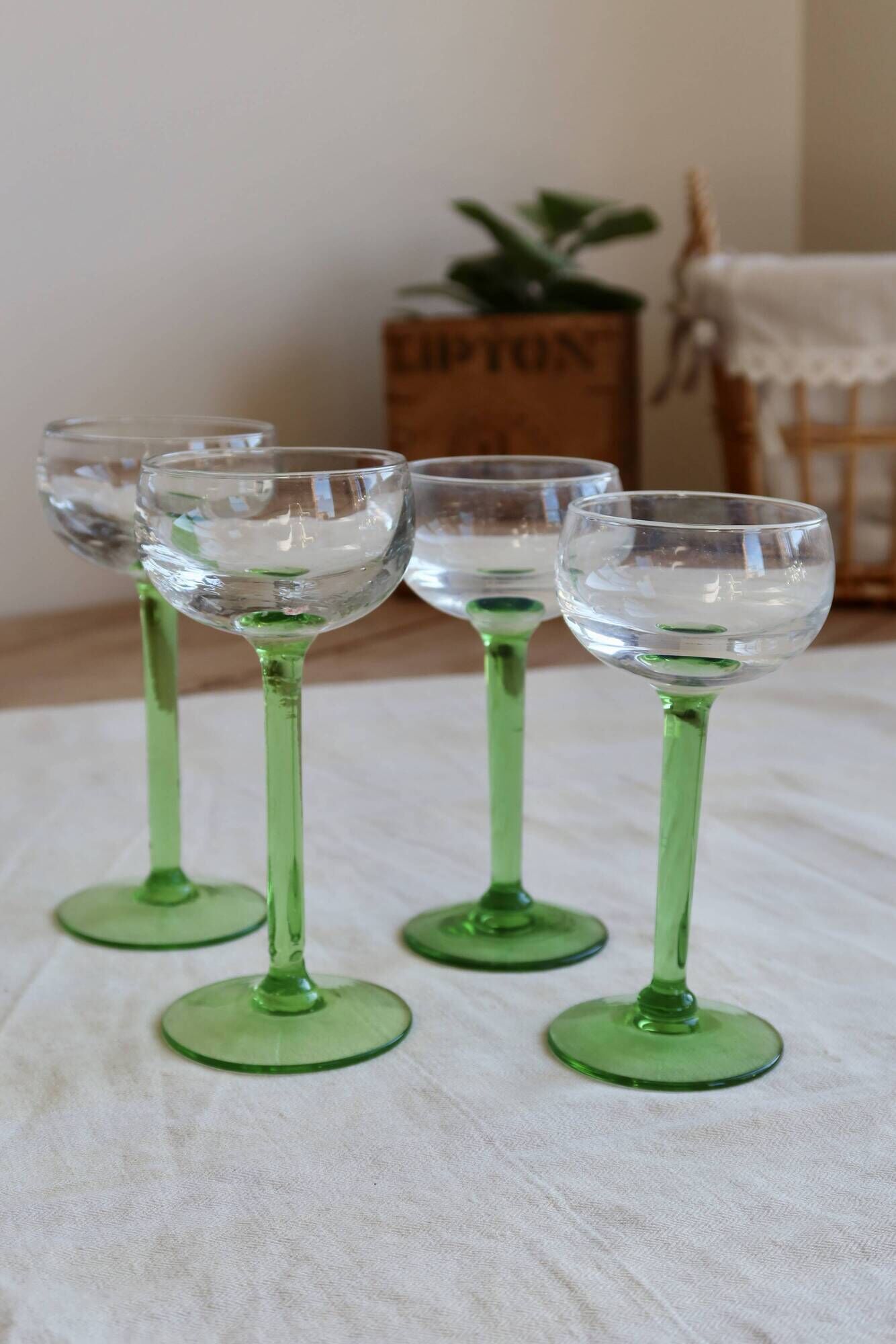 4 mismatched vintage Alsace wine glasses – Green stems